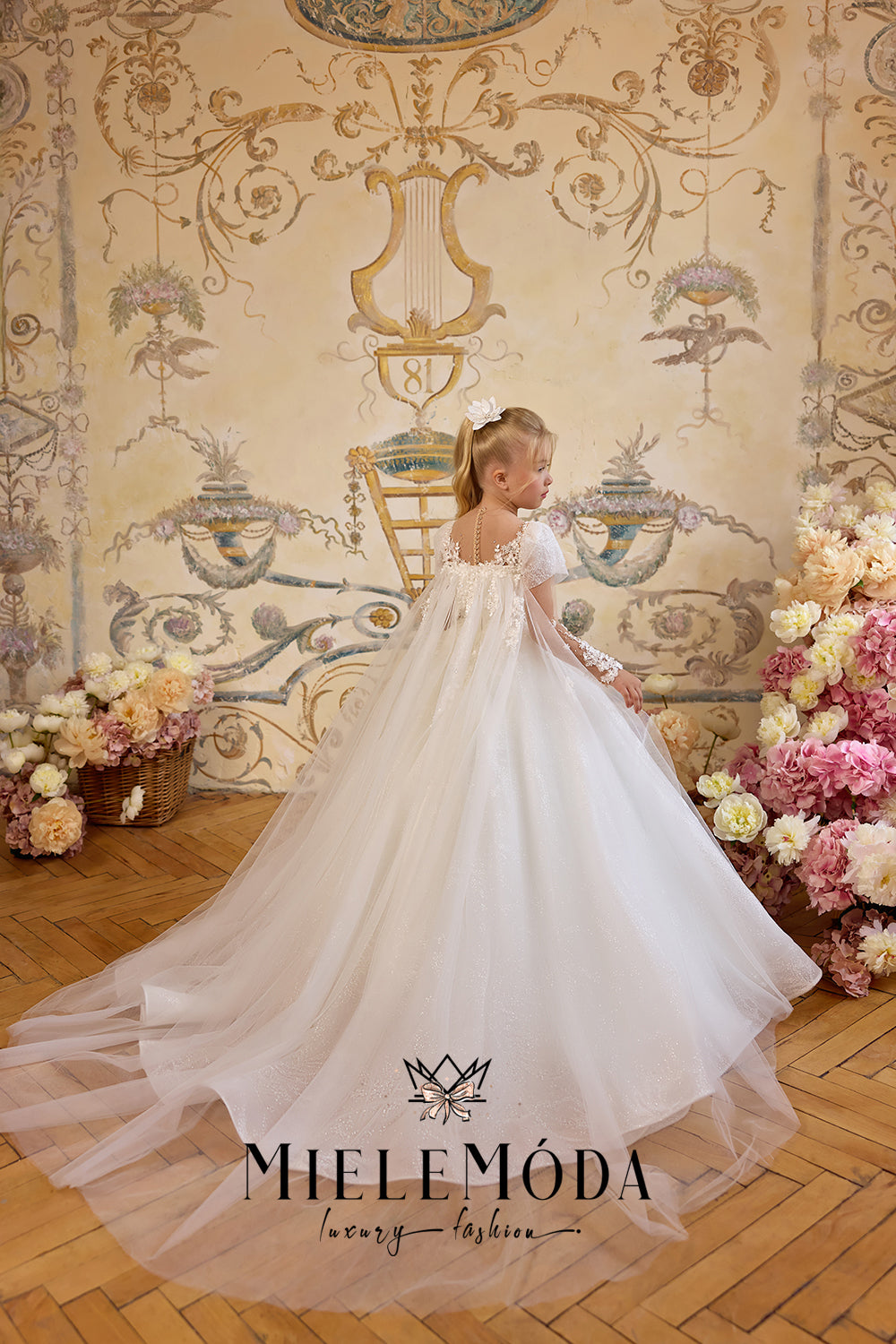 Douceur Royale Couture First Communion Dress