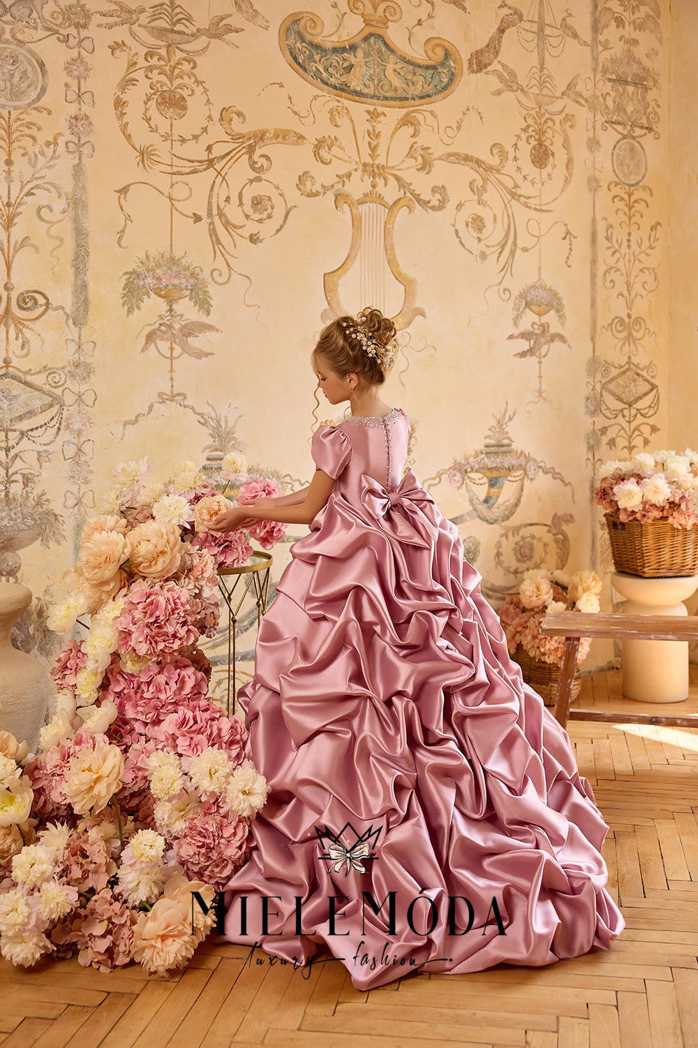 Éclat de Rose Luxury Flower Girl Communion Dress
