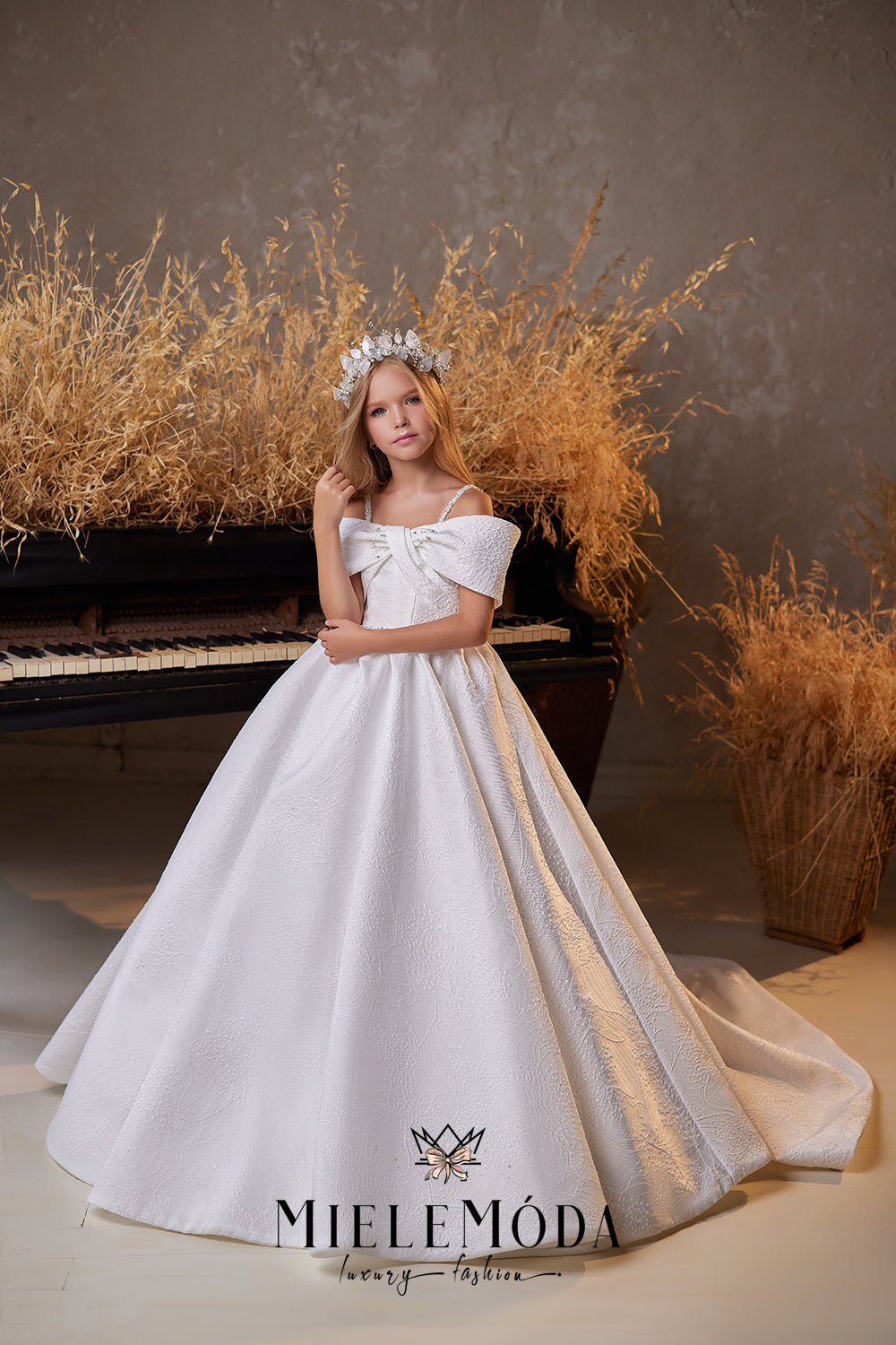 Linnea Couture Flower Girl Communion Dress - Miele Moda Luxury Fashion Linnea Couture Flower Girl Communion Dress - Miele Moda Luxury Fashion