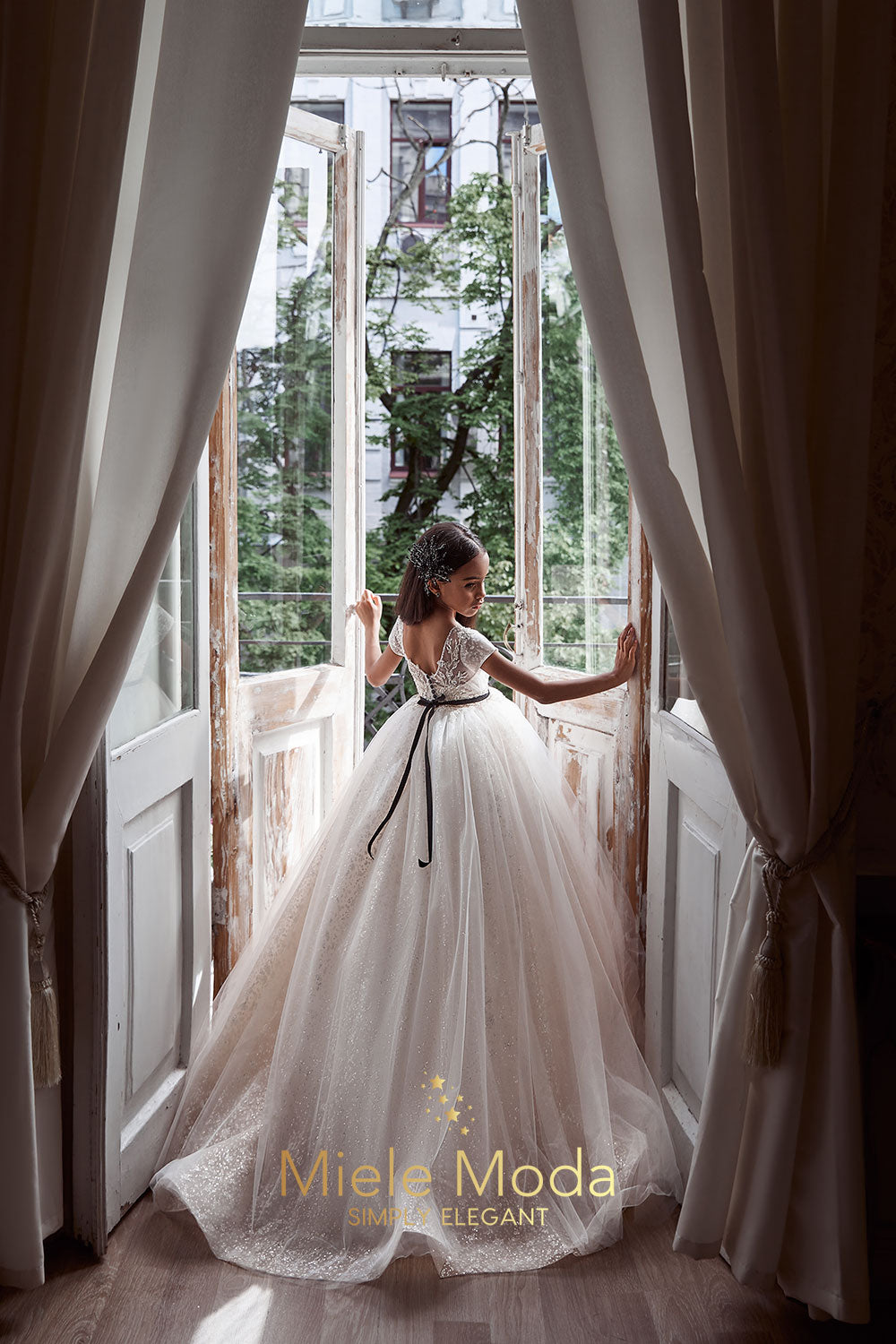 Élodie Luxury Flower Girl Dress