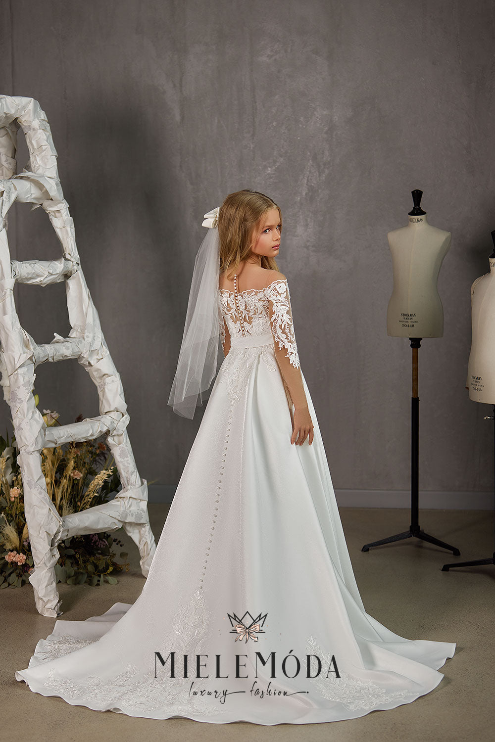 First Communion Luxury Lace Tulle Veil - Miele Moda Luxury Fashion Ivory (As Pictured) / Standard: Ships in 6-8 Business Weeks