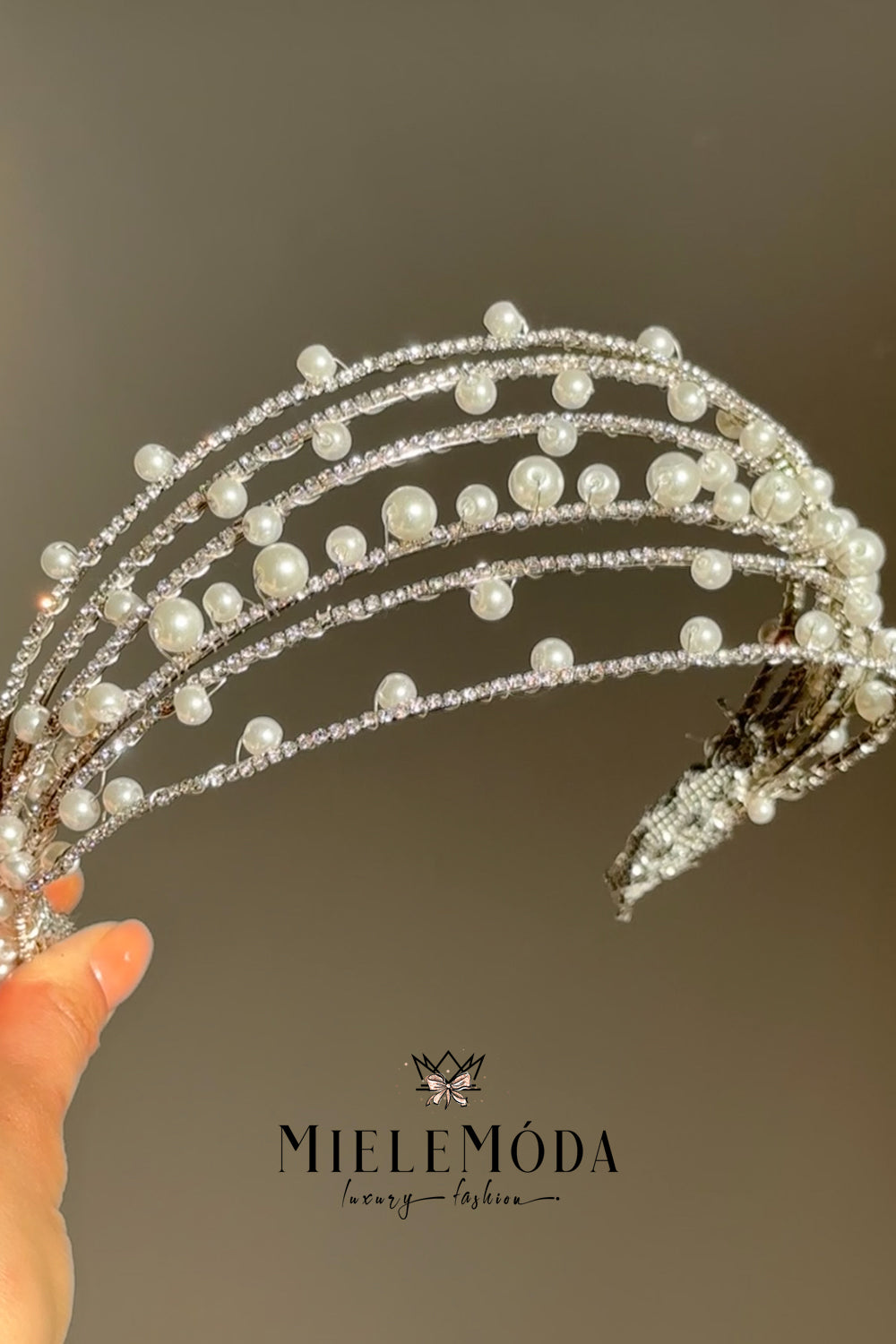 Aura Céleste Pearls Girl Luxury Hair Accessory