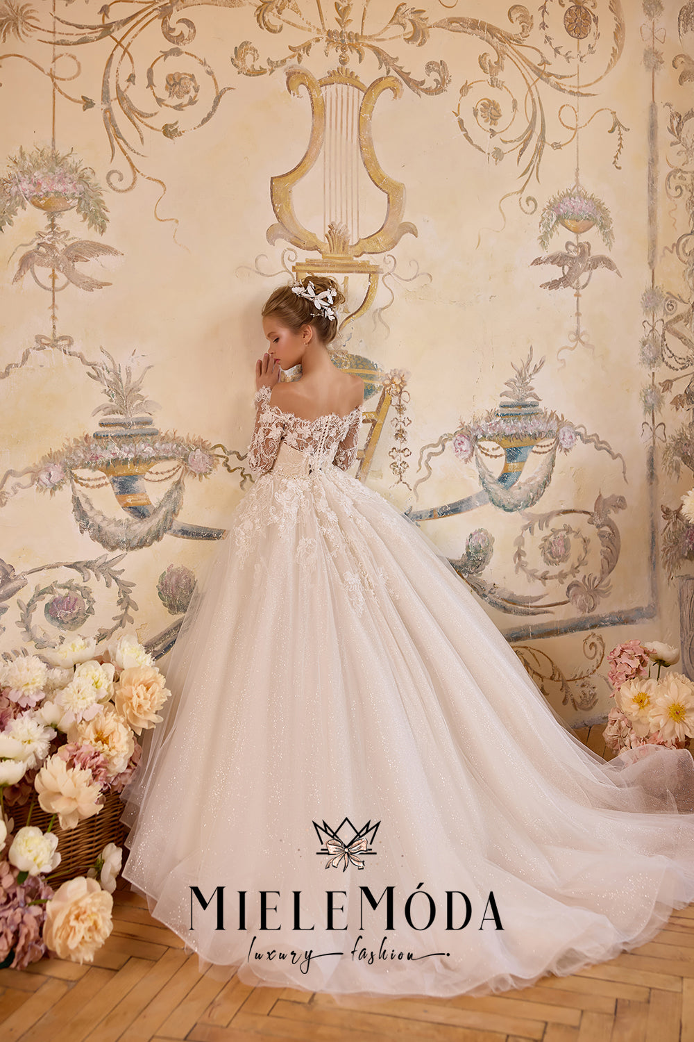 Champ de Fleurs Couture Flower Girl Communion Dress