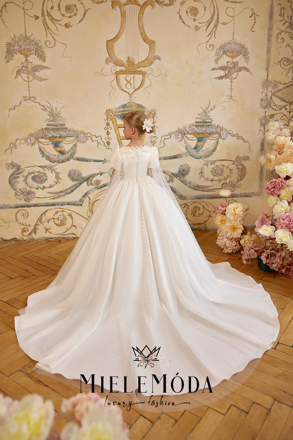 Fillette Royale Luxury First Communion Flower Girl Dress