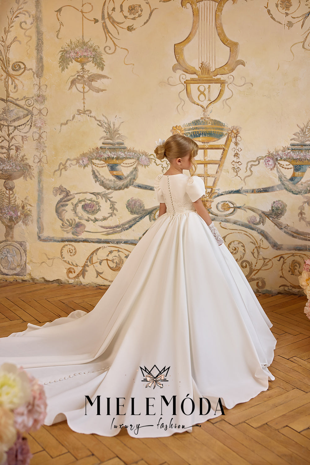 Fillette Royale Luxury First Communion Flower Girl Dress