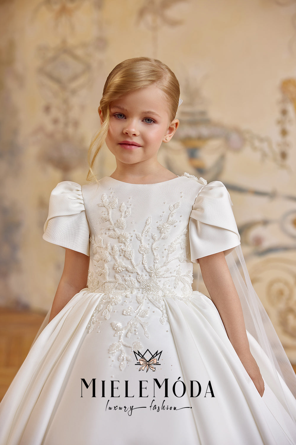 Fillette Royale Luxury First Communion Flower Girl Dress